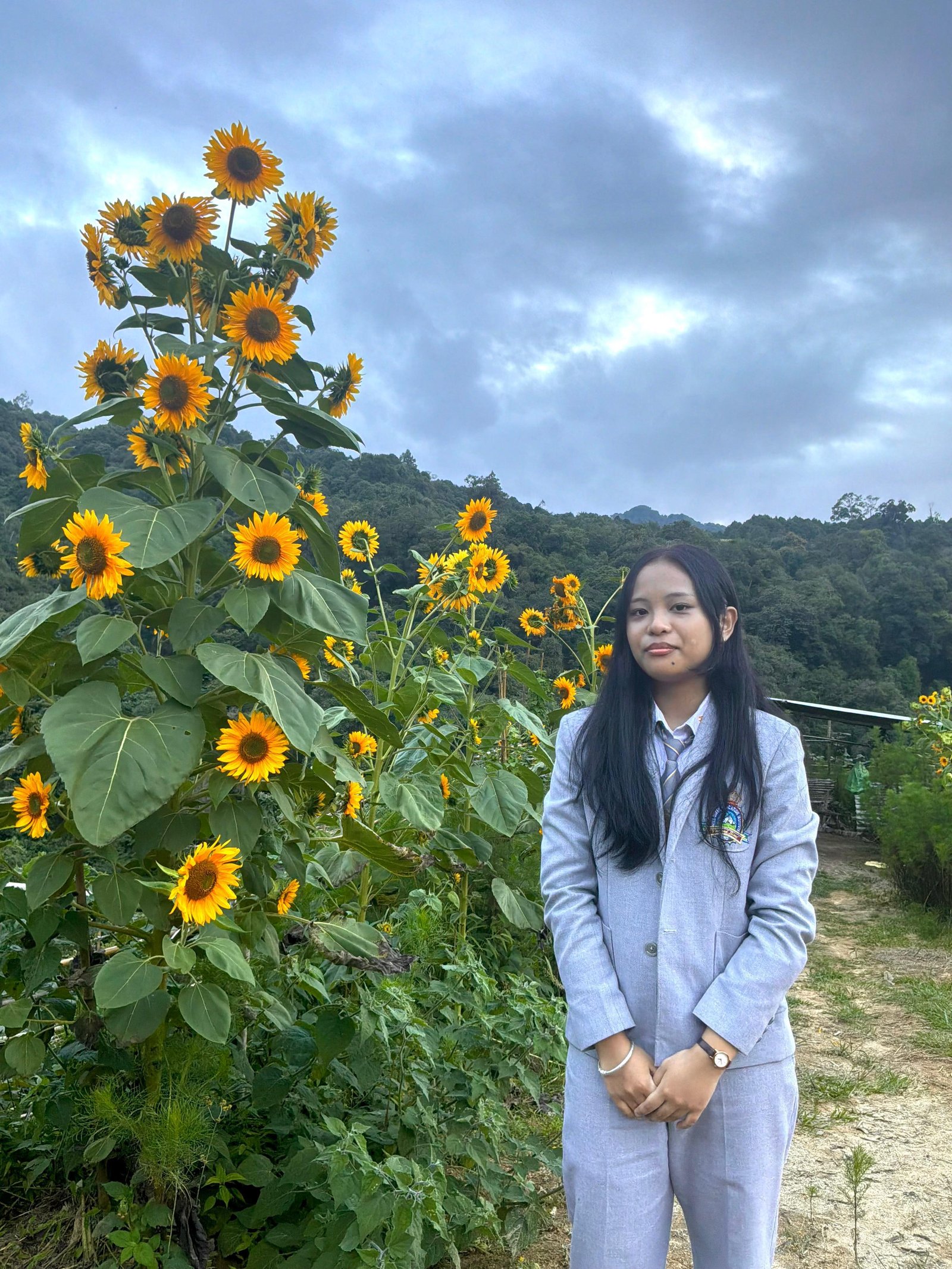 Classrooms doesn’t have always four walls- sometimes they have sunflower blooms and kiwi vines… (9)